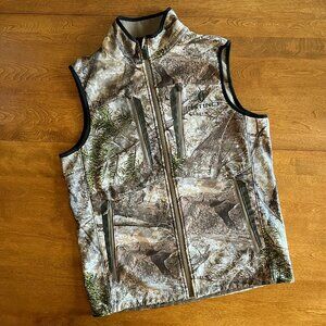 Cabela's camo softshell vest M